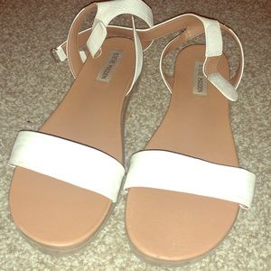 Steve Madden white sandals